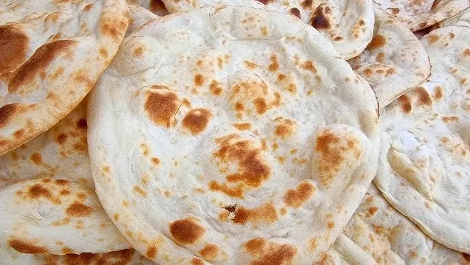 Iraqi and Lebanese bread, detail 1