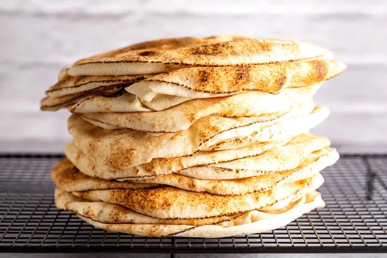 Iraqi and Lebanese bread, detail 2